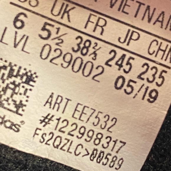 Youth Adidas EQT Gazelle J EE7532 Black and Energy
Size 6 - Picture 4 of 9